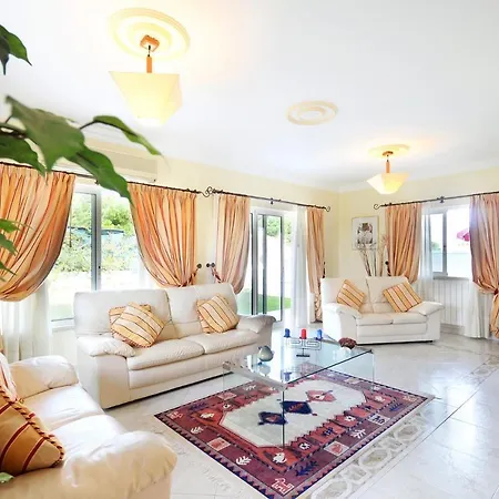 Rosa By * オーリョス・デ・アーグァ