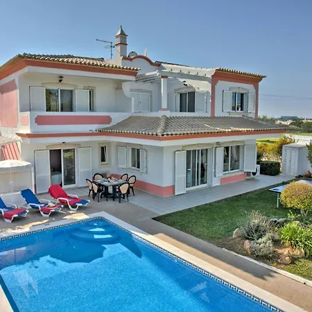 Villa Rosa By *